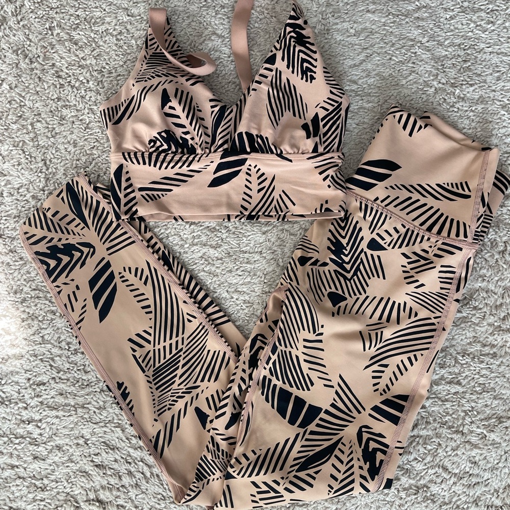 Aerie Leaf Print Women’s set